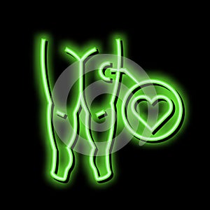 heart edema neon glow icon illustration