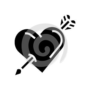 heart pierced arow glyph icon vector illustration