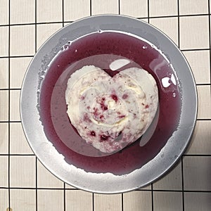 The heart-shaped blueberry yam is more delicious with this smiley face.