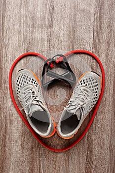 Heart-shaped gymshoes and expander