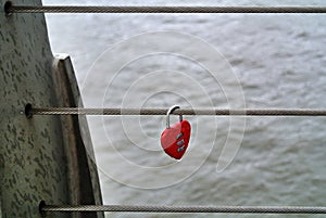 Heart-shaped padlock