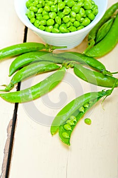 Hearthy fresh green peas