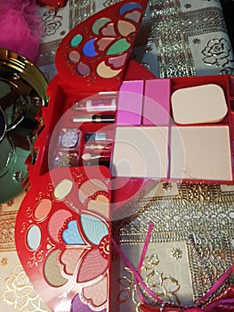 Heartshape kit makeup parlor girlgift photo