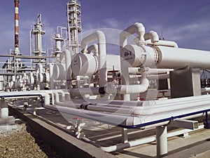 Heat exchangers in a refinery