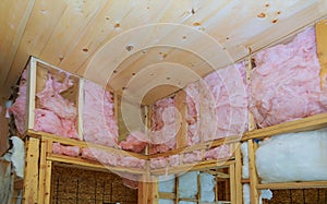 Heat isolation in a new house with mineral wool, home wood