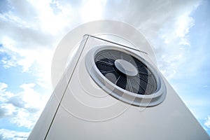 Heat pump for solar systems on the roof of the house