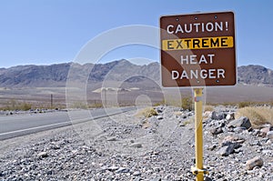 Heat warning sign in Death Valley National Park