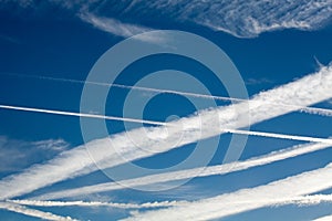 Heathrow Vapour Trails