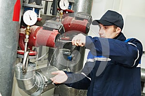 Heating engineer repairman