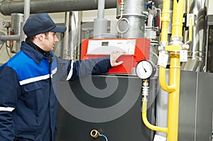 Heating engineer repairman