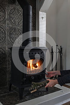 heating fireplace energy alternative system old-fashioned flame warm house