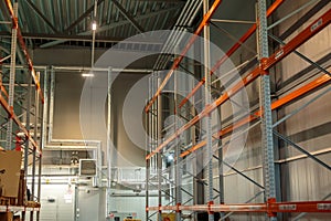 Heating pipe system in the warehouse of the enterprise