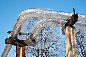 Heating pipeline on concrete support