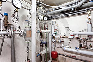 Heating pipes system