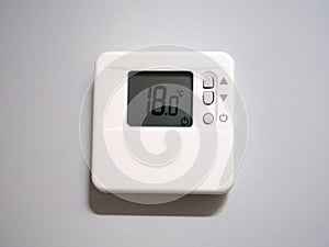 Heating thermostat