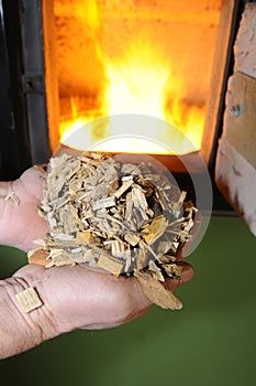 Heating with wood chips at home