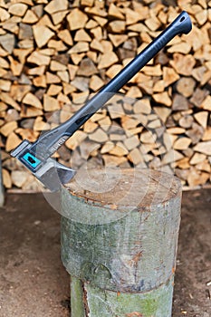 Heavy ax and split wood