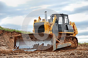 Heavy bulldozer