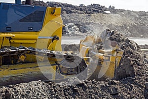 Heavy caterpillar construction machine