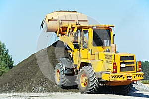 Heavy construction loader