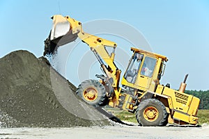 Heavy construction loader