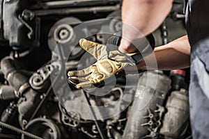 Heavy Duty Diesel Engines Mechanic Preparing For Work photo