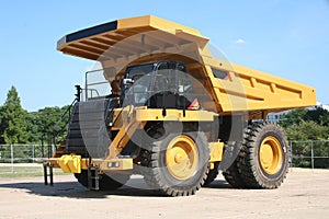 Heavy Duty Dump Truck