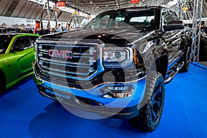 Heavy-Duty pickup truck GMC Sierra 1500 Crew Cab SLT, 2017.