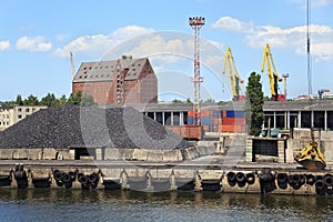 Heavy harbour jib cranes.