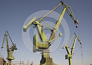 Heavy industrial cranes