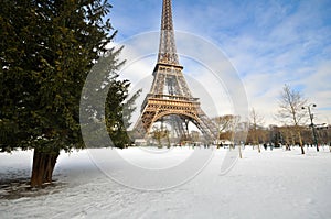 Heavy snowfall in Paris