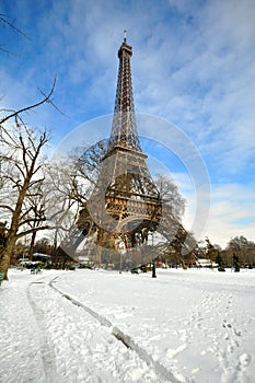 Heavy snowfall in Paris