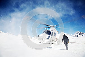 Heli-Skiing img