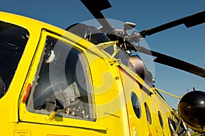 Helicopter cockpit and rotor