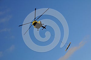 Helicopter mounting (wire-rope pulley battery)