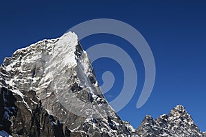 Helicopter tabuche peak from everest trek route