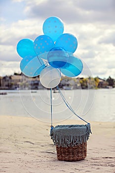 Helium balloon basket