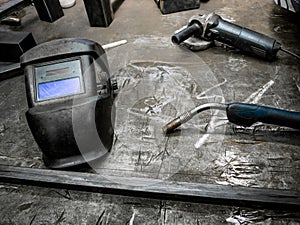 Helmet for welding on a locksmiths table
