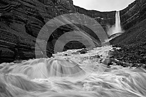 Hengifoss black & white