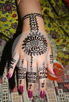 Henna hand