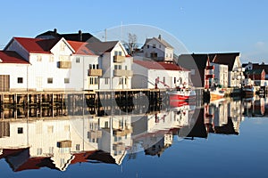 Hennigsvaer's dock's houses mirroring