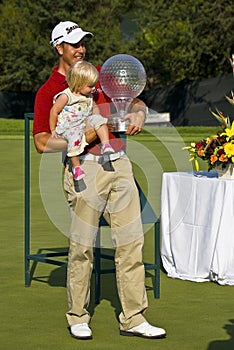 Henrik Stenson & Daughter 02