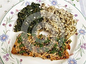 Herbed Atlantic Salmon Fillet With Spinach and Wild Rice