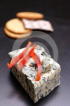 Herbed cheese and crackers