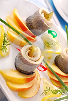 Herring rolls with apple