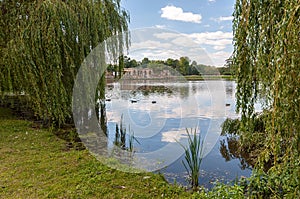 Hever Castle lake photo