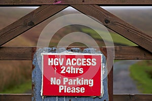 HGV ACCESS 24 HOURS NO PARKING