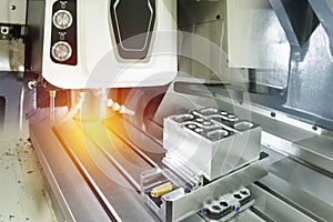 The hi-precision vertical CNC machining center