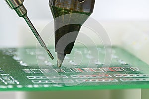 The hi-technology electronics industry assembly process by robotic system