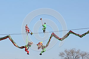 High-altitude steel wire performing